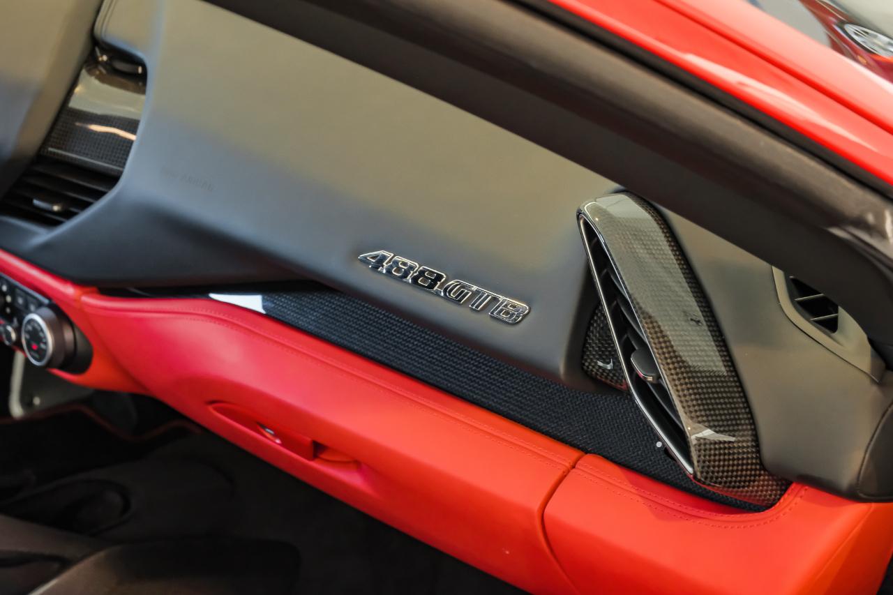 Ferrari 488 photo 31