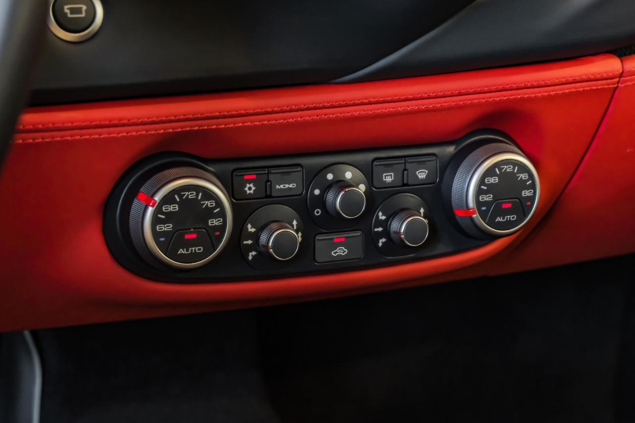 Ferrari 488 photo 32