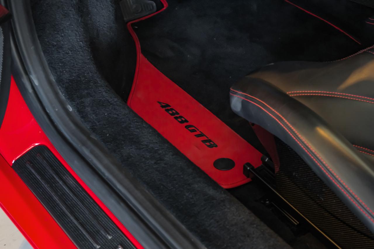 Ferrari 488 photo 38