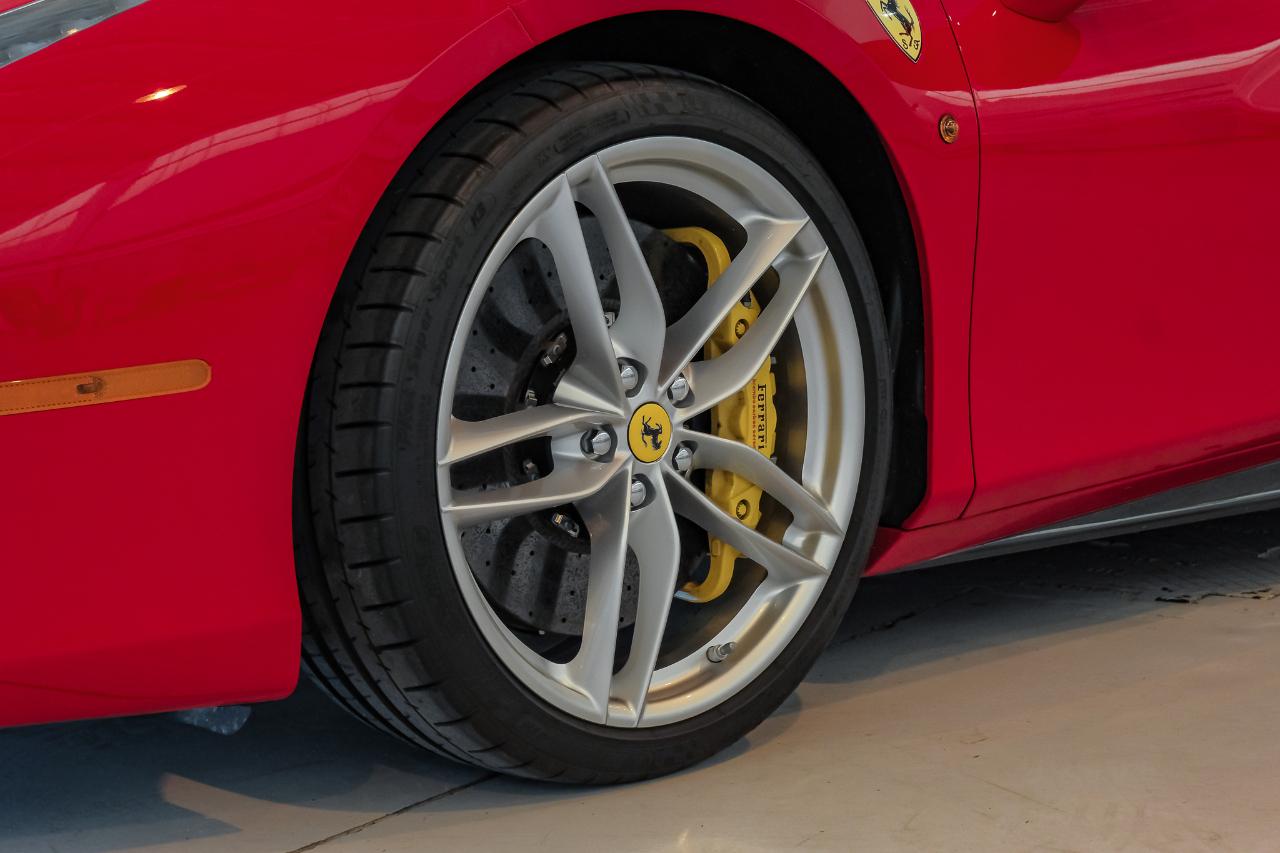 Ferrari 488 photo 67