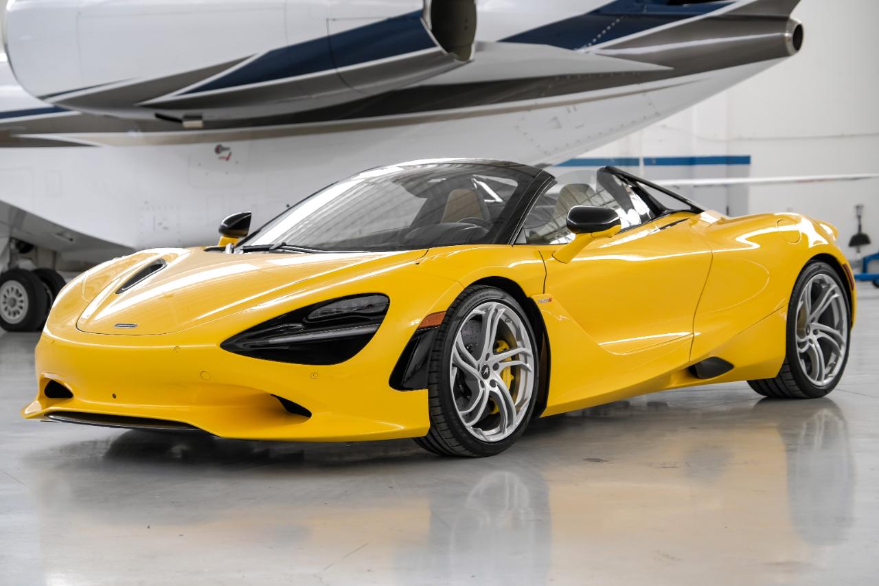 McLaren 750S photo 8