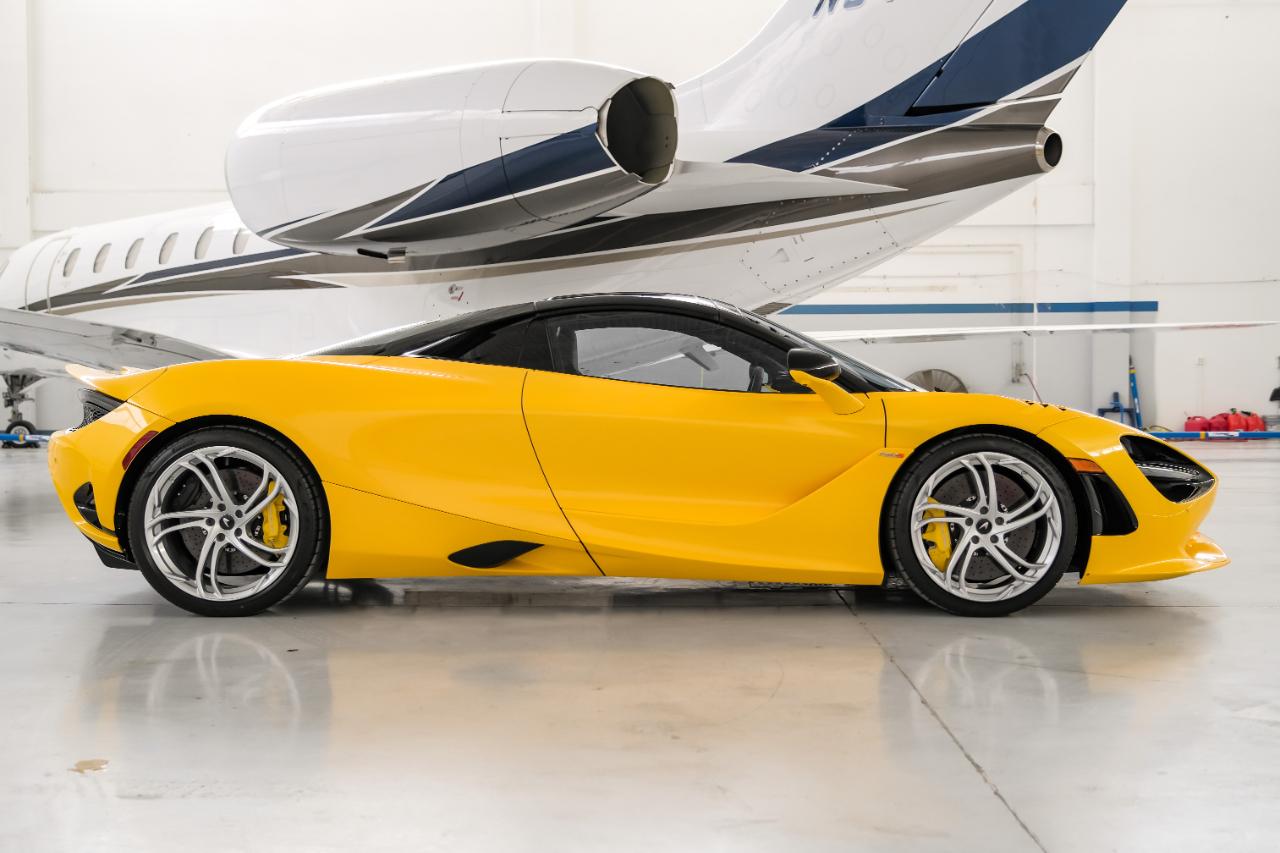 McLaren 750S photo 10