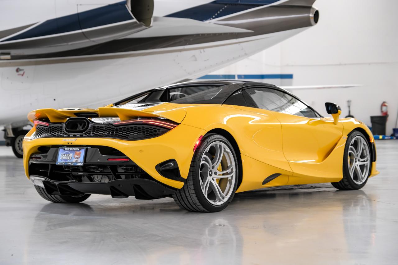 McLaren 750S photo 11