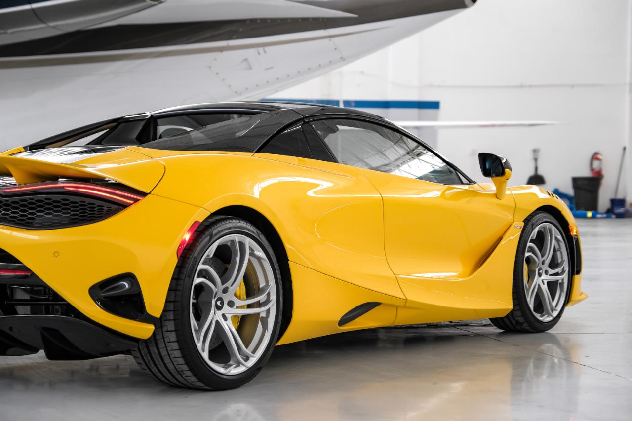 McLaren 750S photo 13