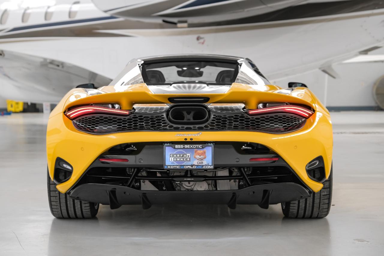 McLaren 750S photo 14