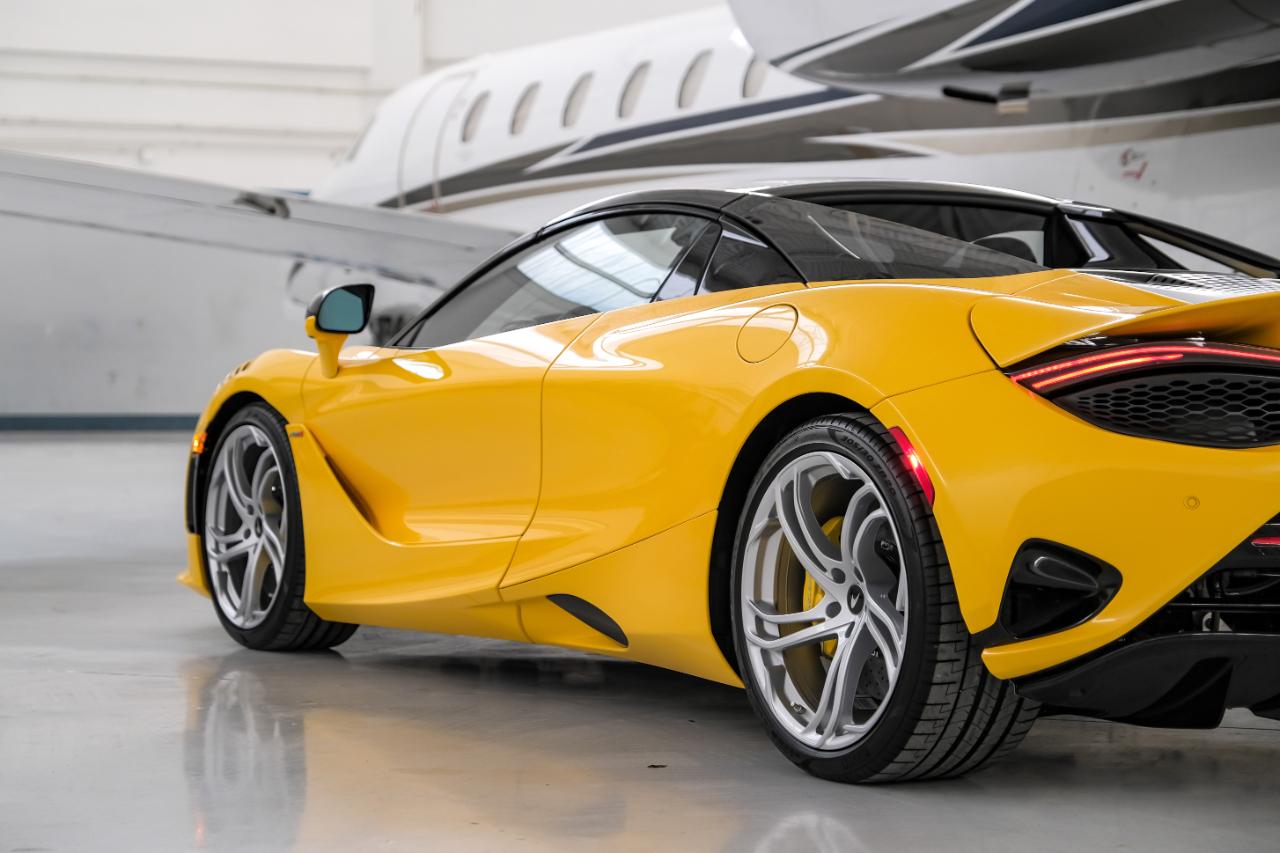McLaren 750S photo 16