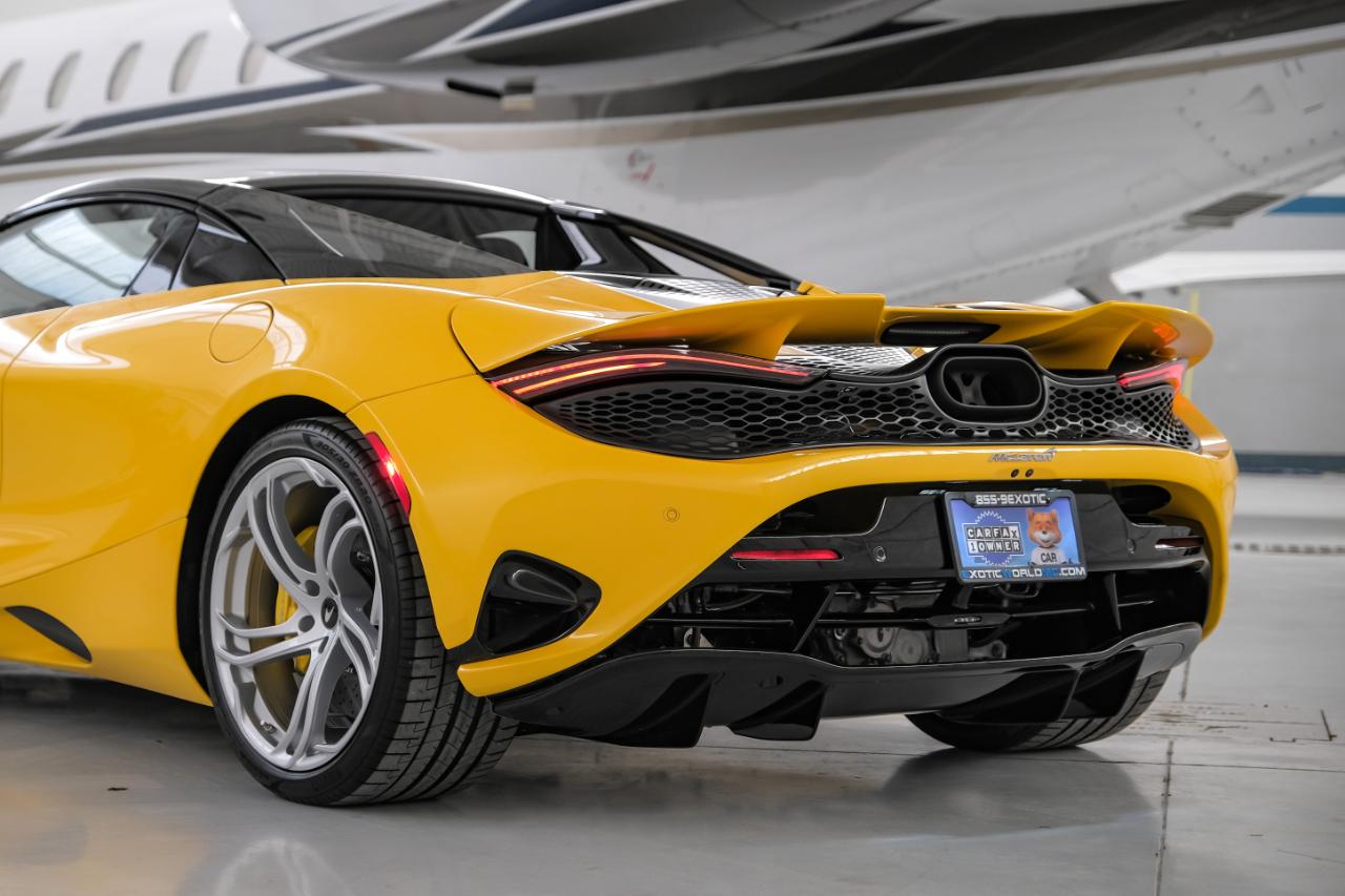 McLaren 750S photo 17