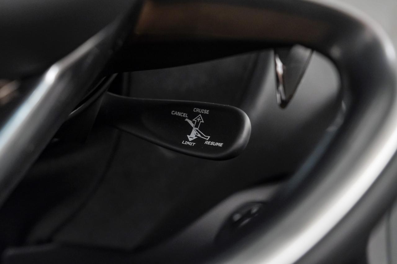 McLaren 750S photo 24
