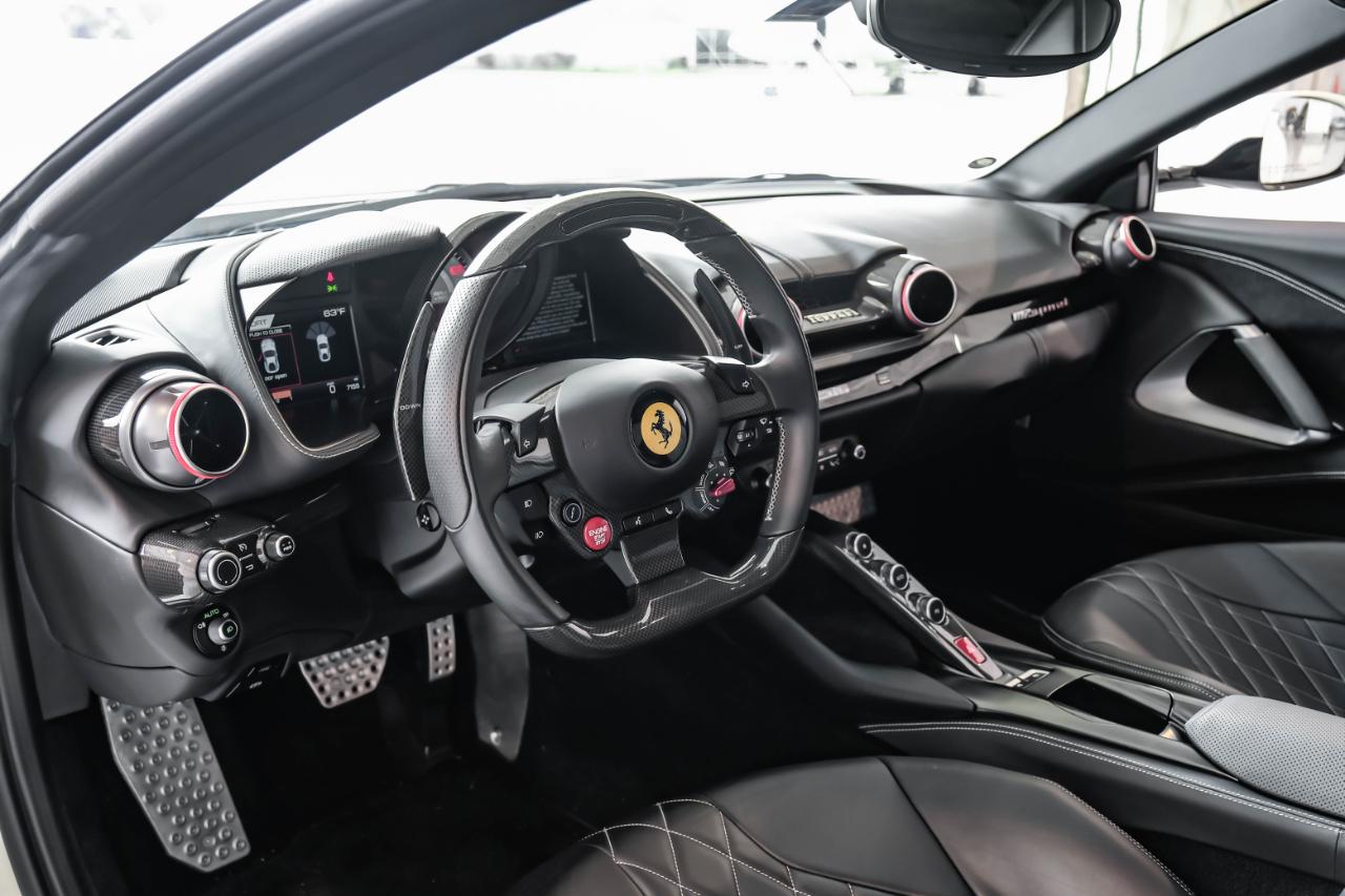 Ferrari 812 photo 2