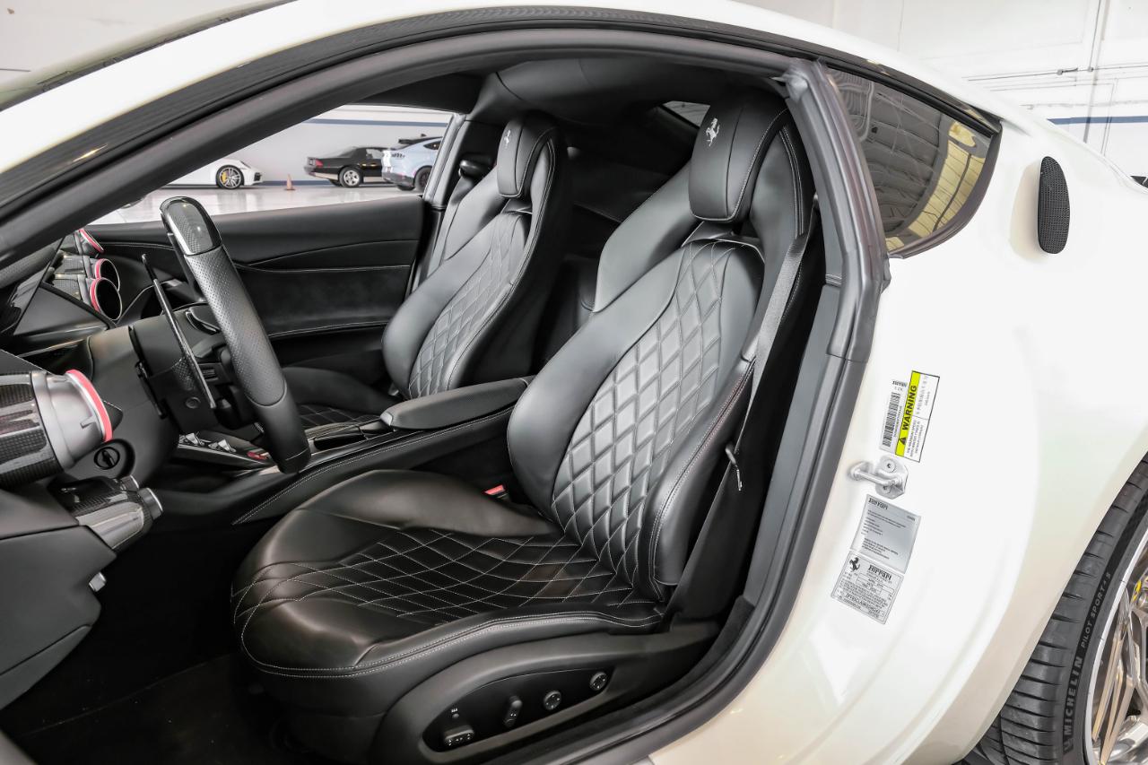 Ferrari 812 photo 3