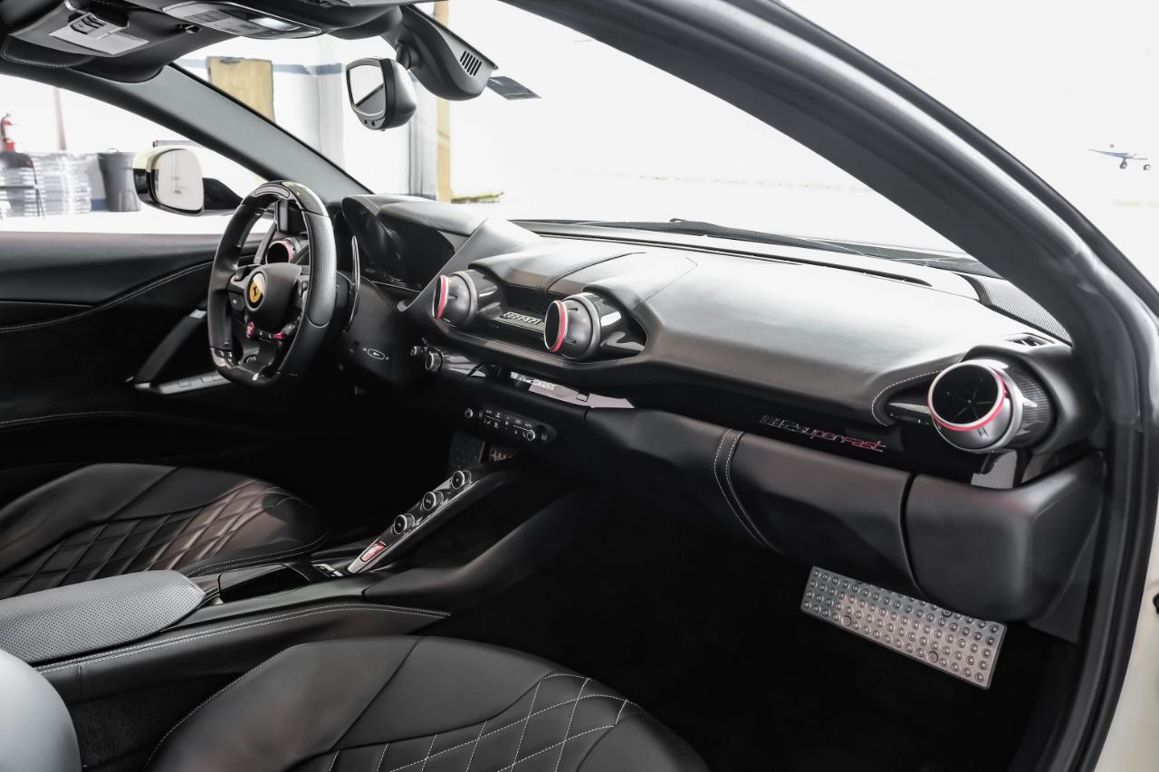 Ferrari 812 photo 19