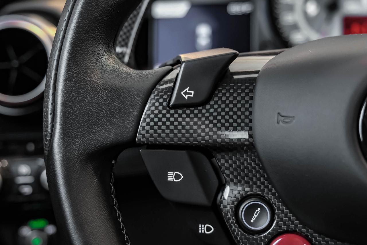 Ferrari 812 photo 24