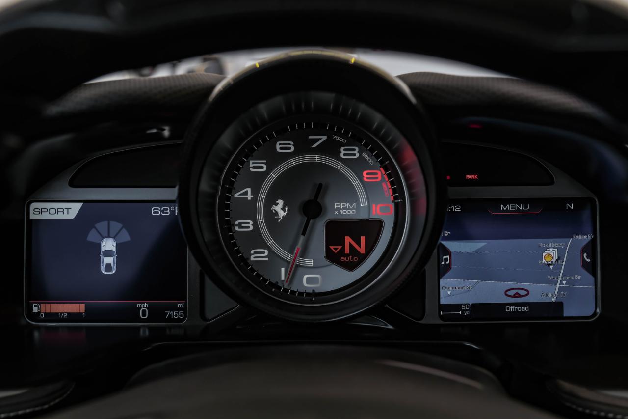 Ferrari 812 photo 29
