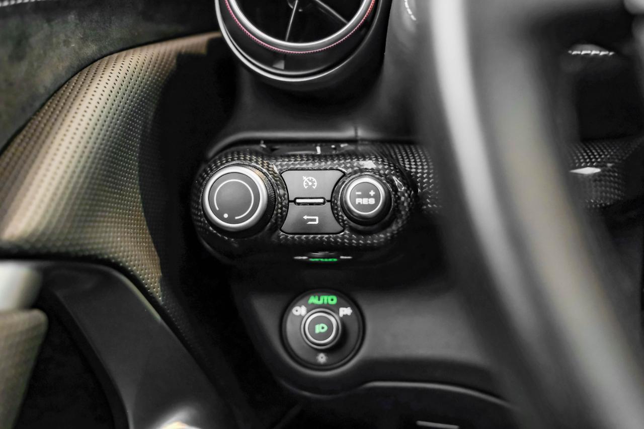 Ferrari 812 photo 35