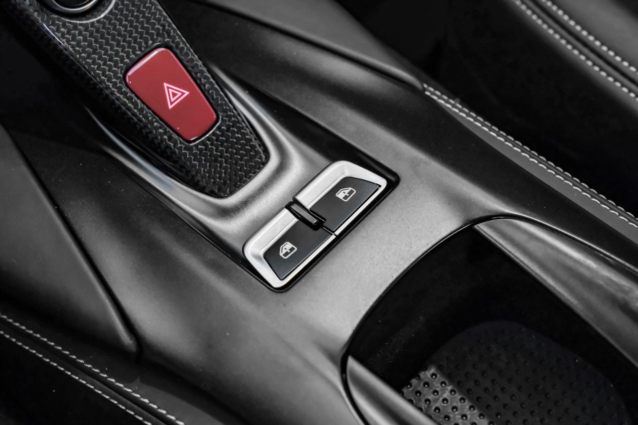 Ferrari 812 photo 36
