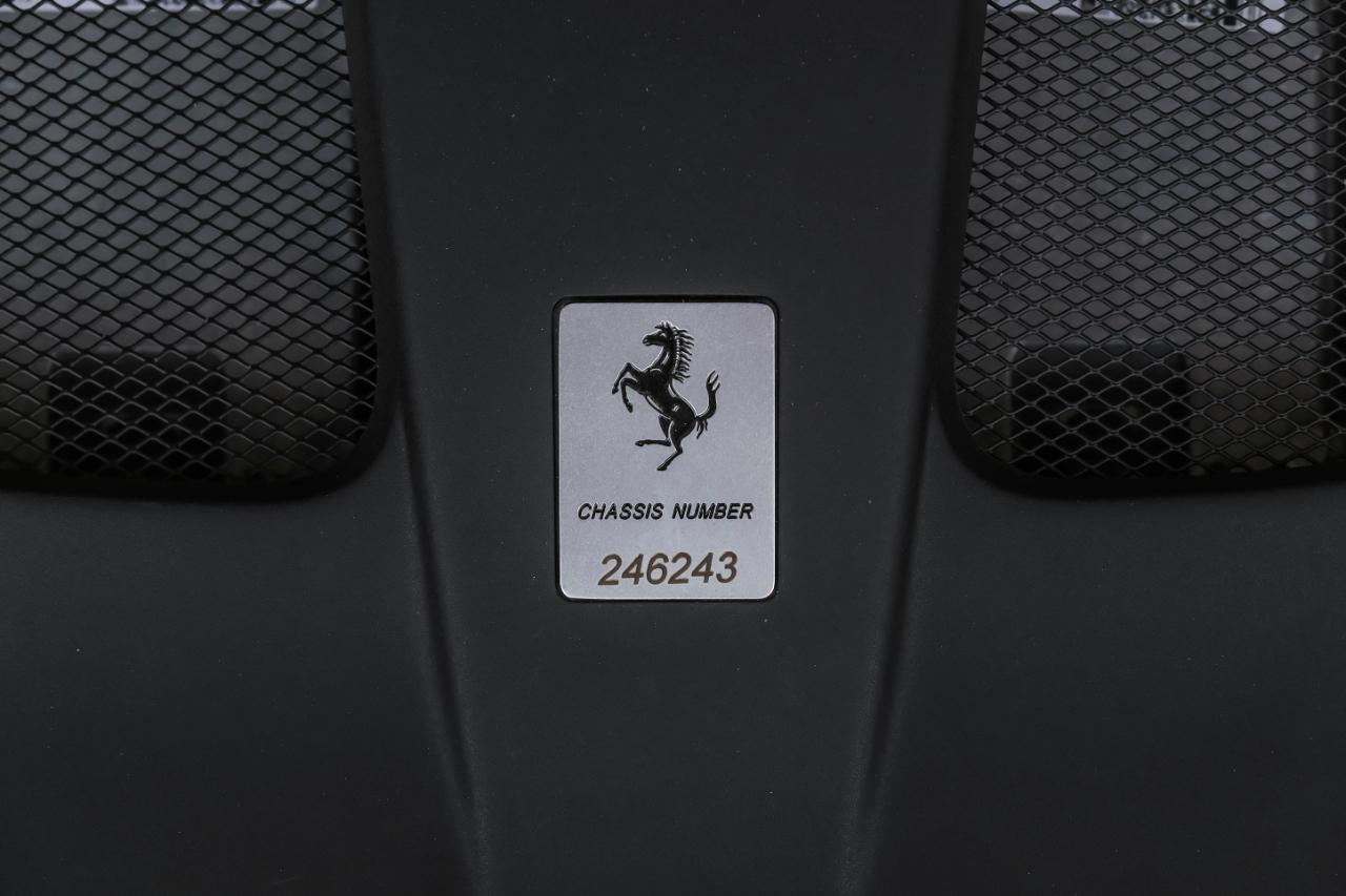 Ferrari 812 photo 38