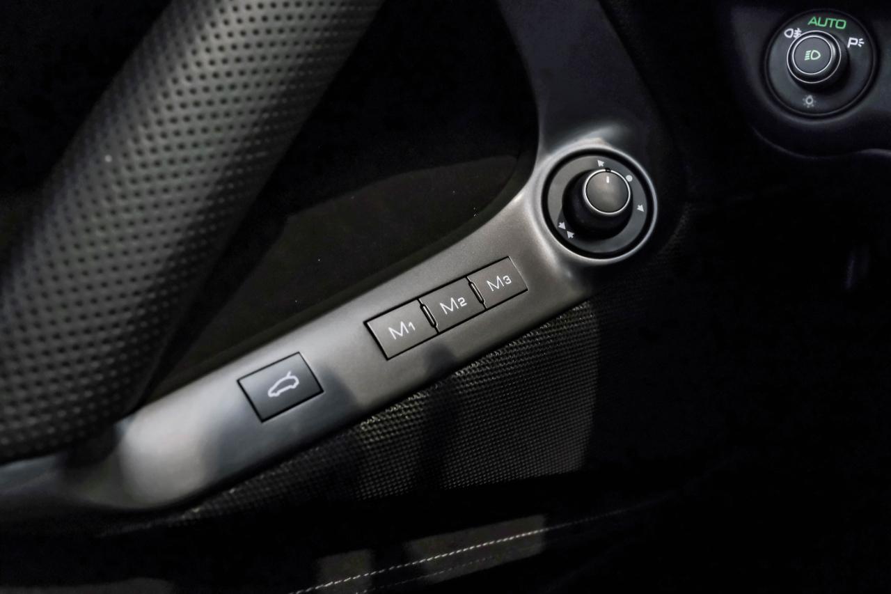 Ferrari 812 photo 47