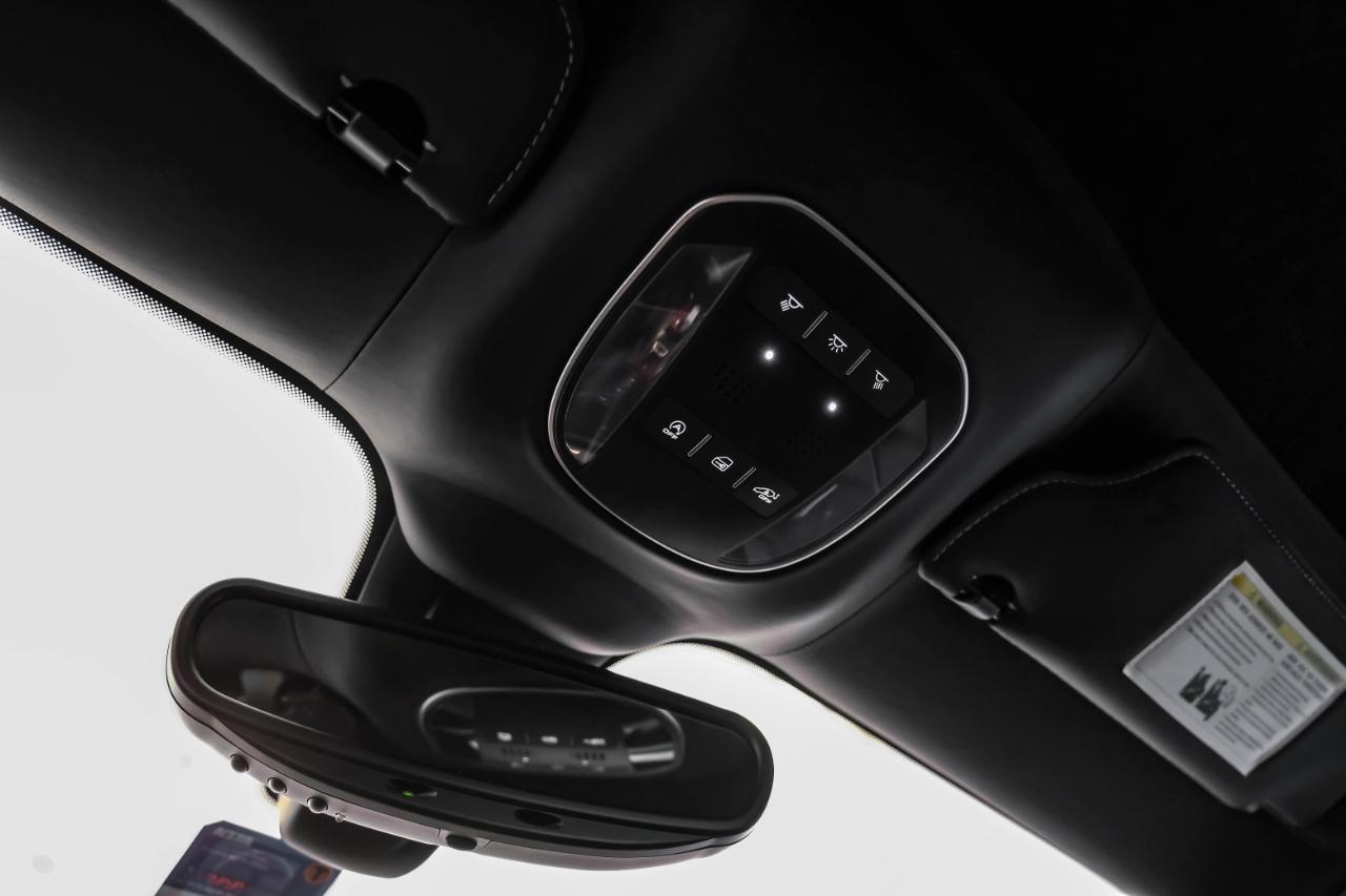 Ferrari 812 photo 49