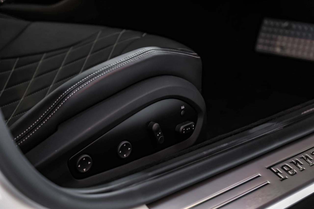 Ferrari 812 photo 54