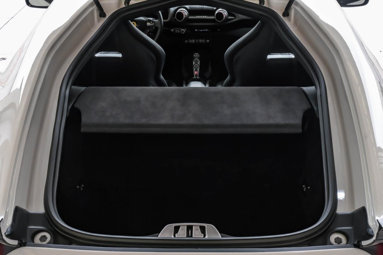 Ferrari 812 photo 75