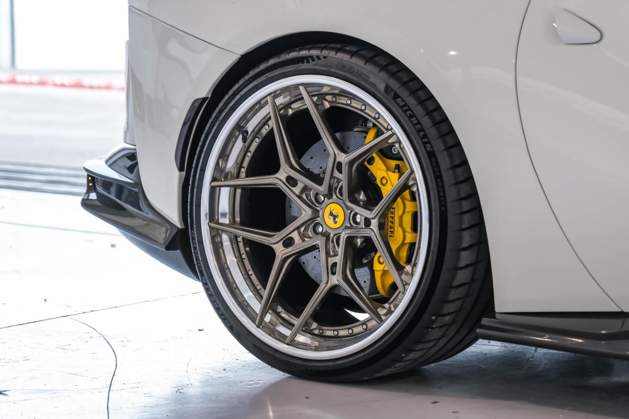Ferrari 812 photo 78