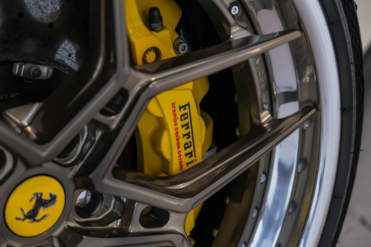 Ferrari 812 photo 82