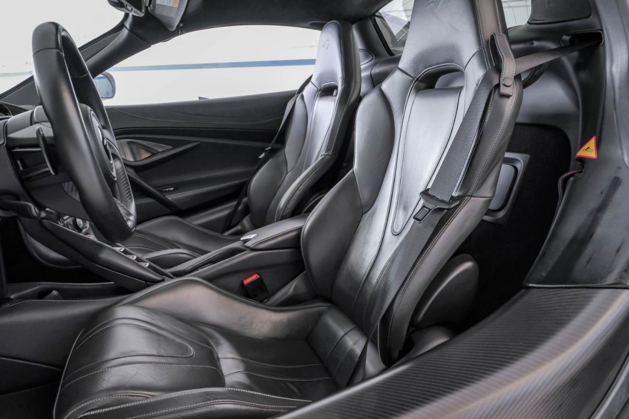 McLaren 720S photo 3