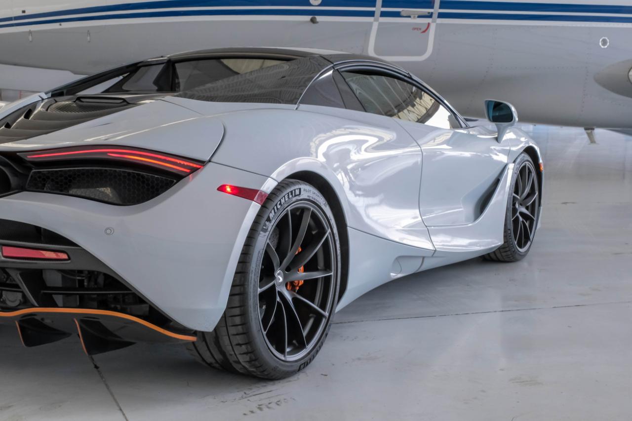 McLaren 720S photo 17