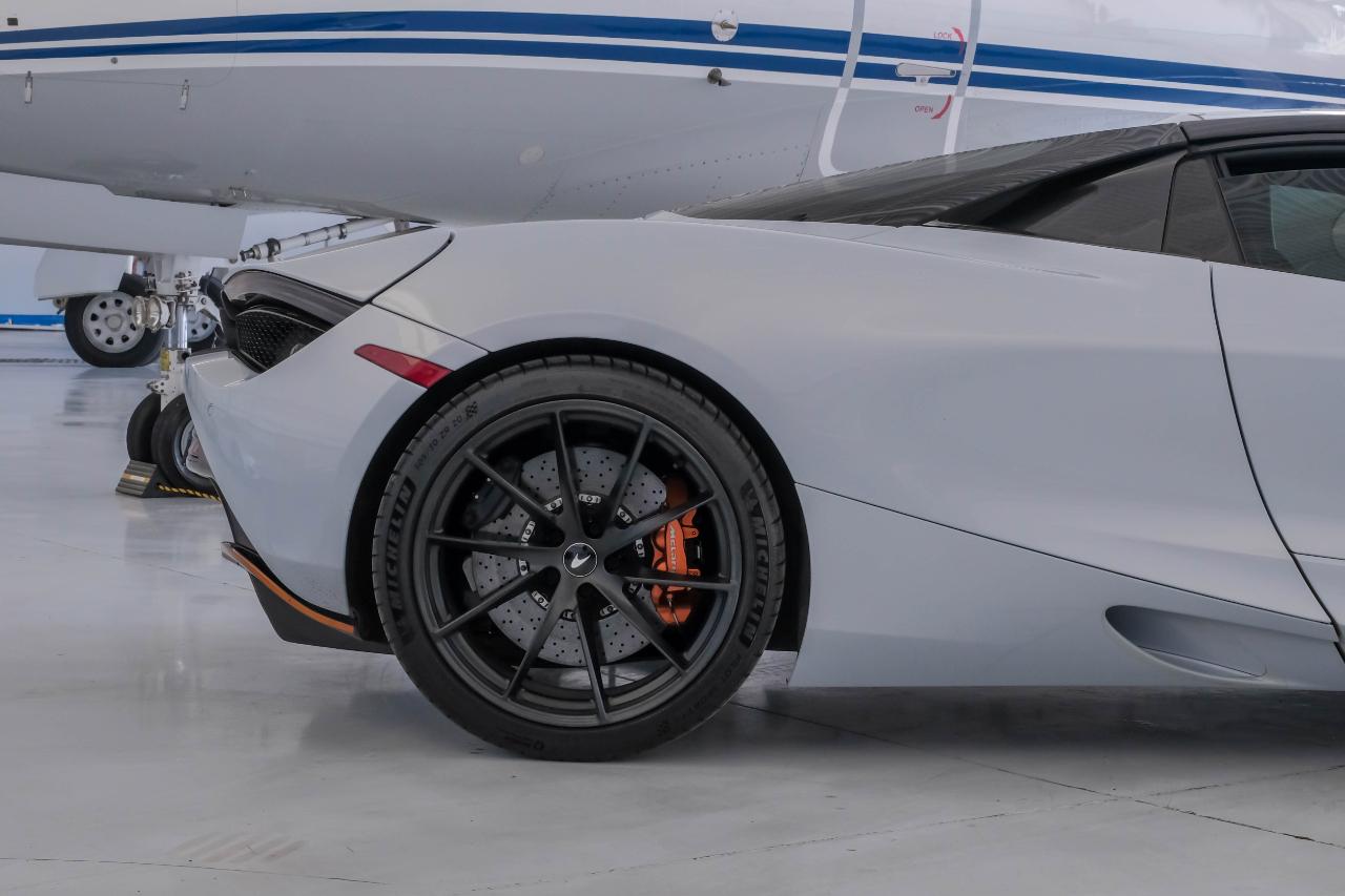 McLaren 720S photo 23