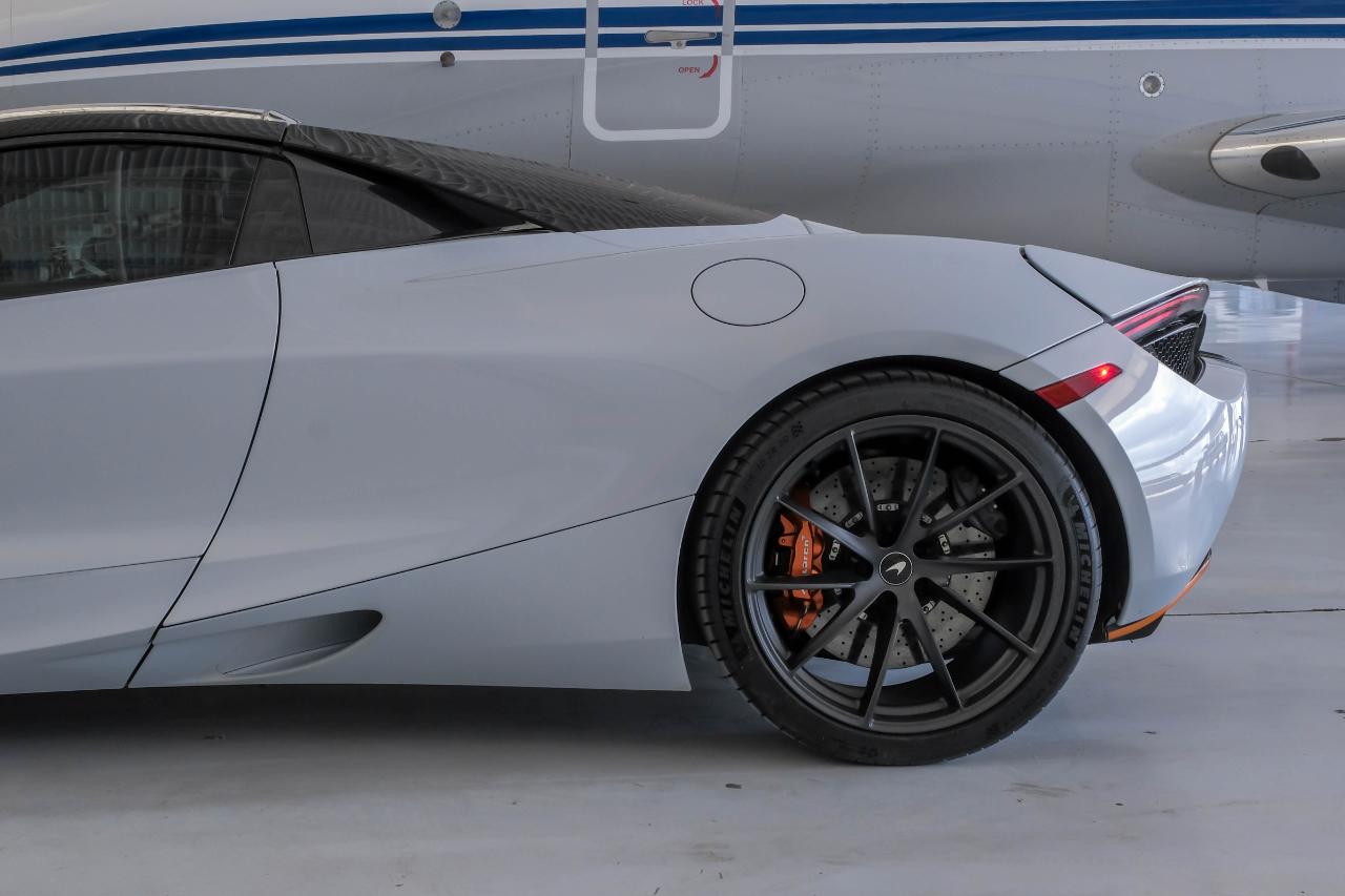 McLaren 720S photo 26