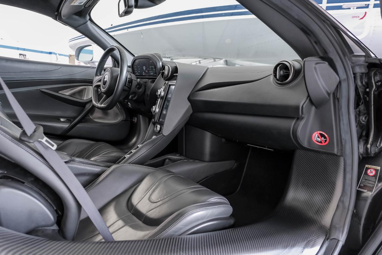 McLaren 720S photo 28