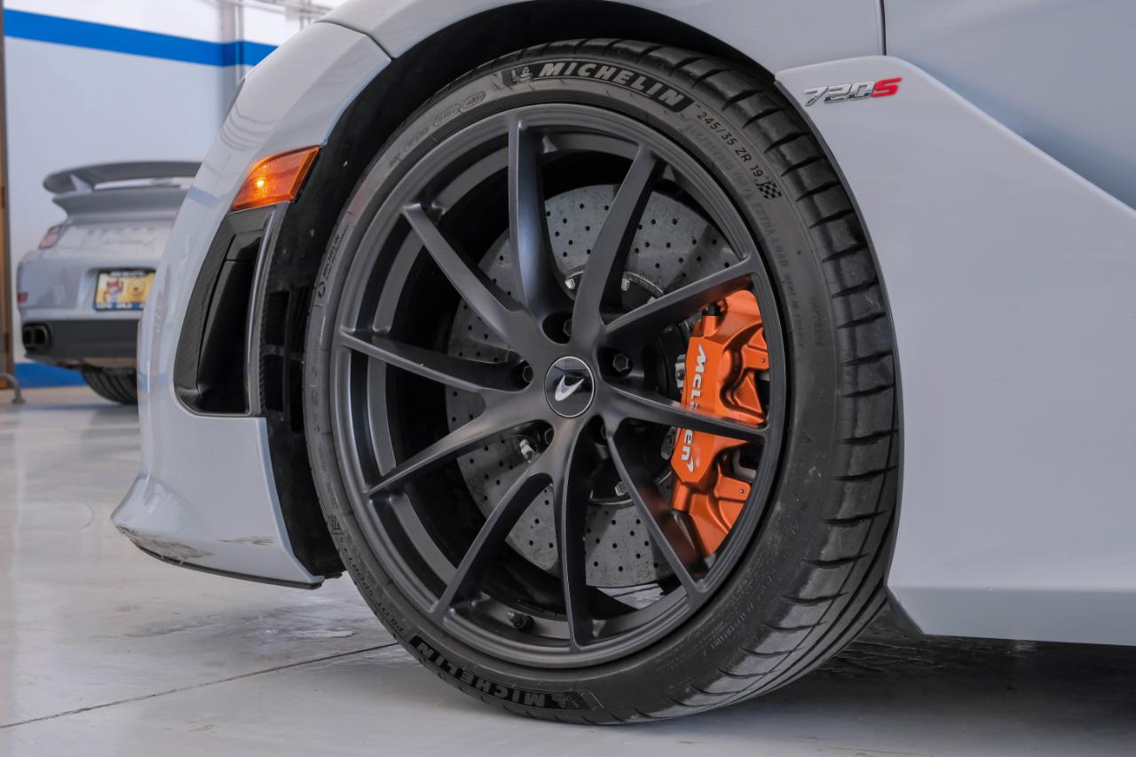 McLaren 720S photo 77