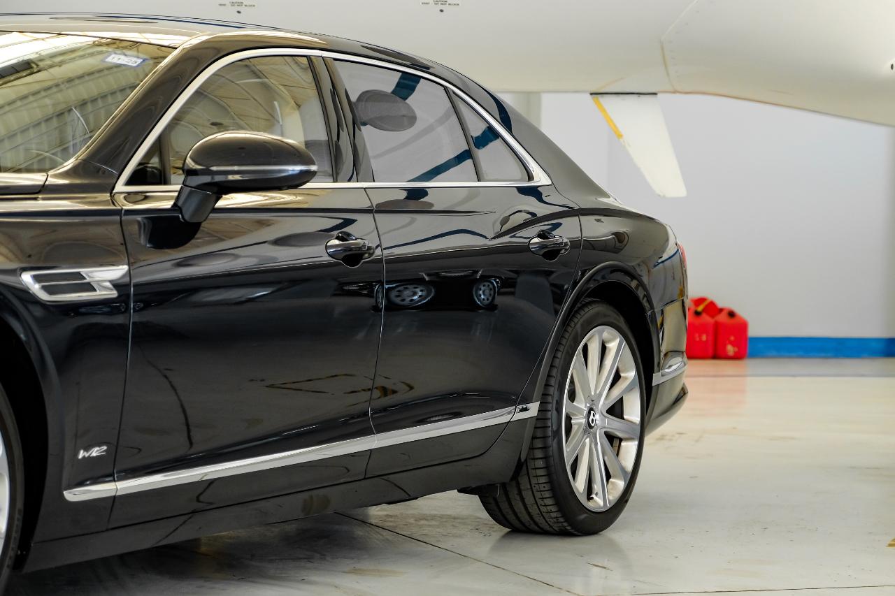 Bentley Flying Spur photo 8