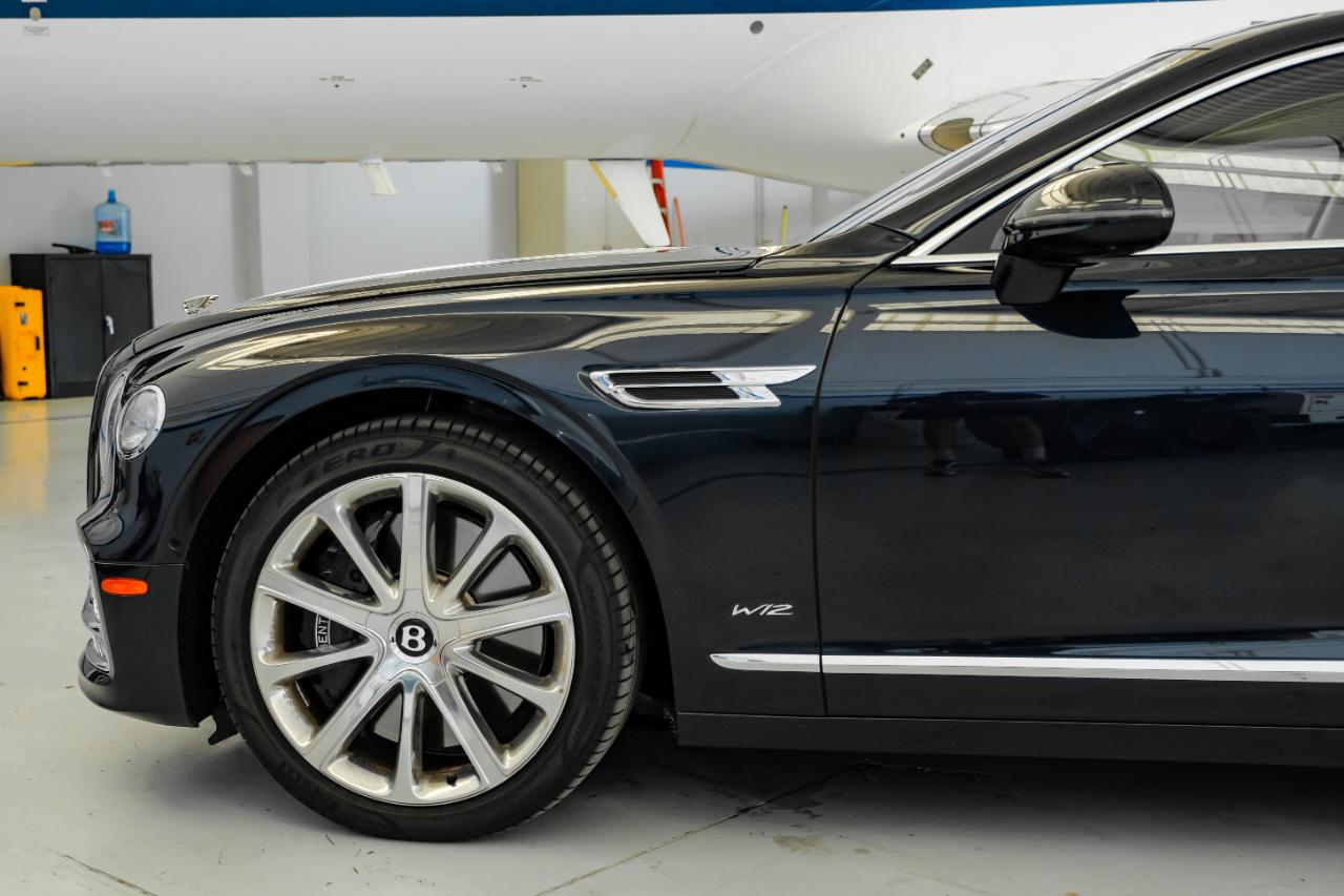 Bentley Flying Spur photo 16