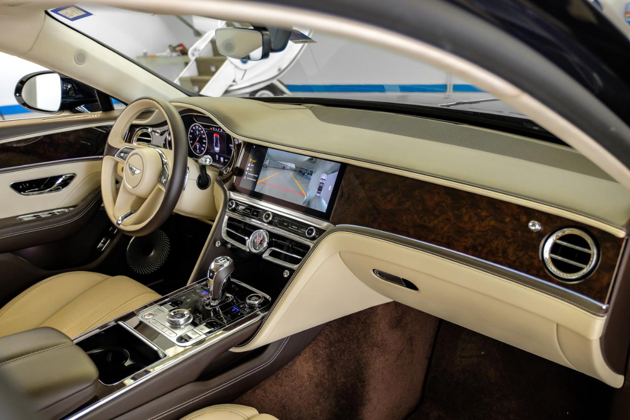 Bentley Flying Spur photo 18