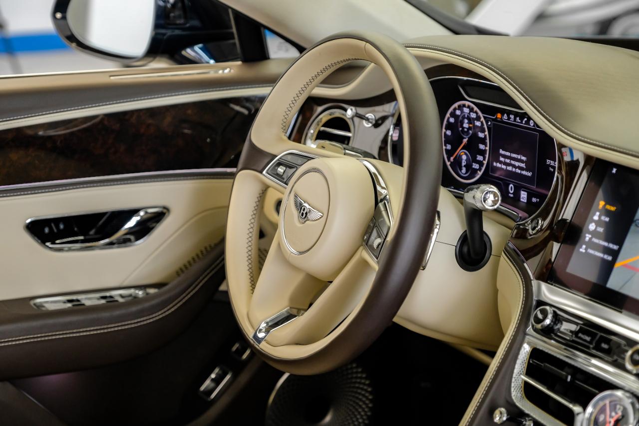 Bentley Flying Spur photo 19