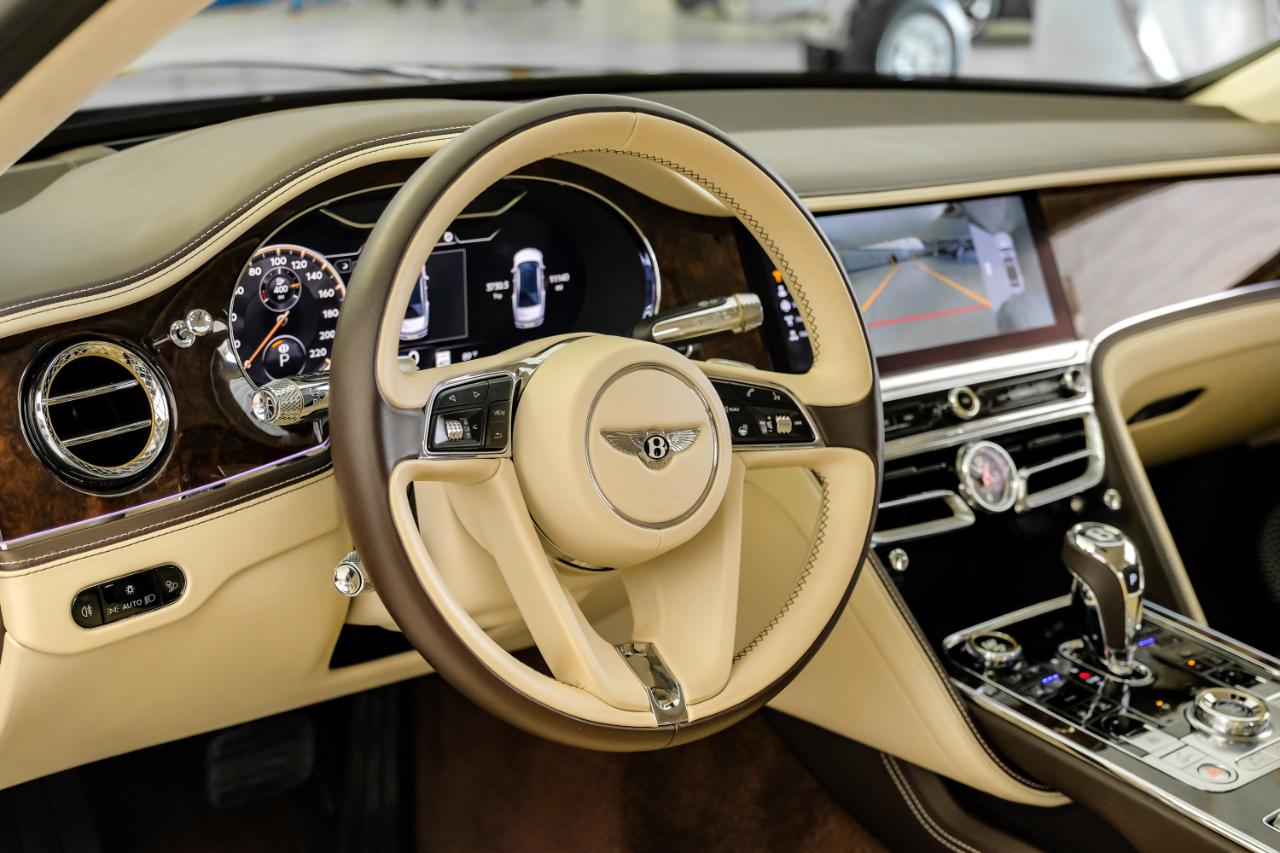Bentley Flying Spur photo 21
