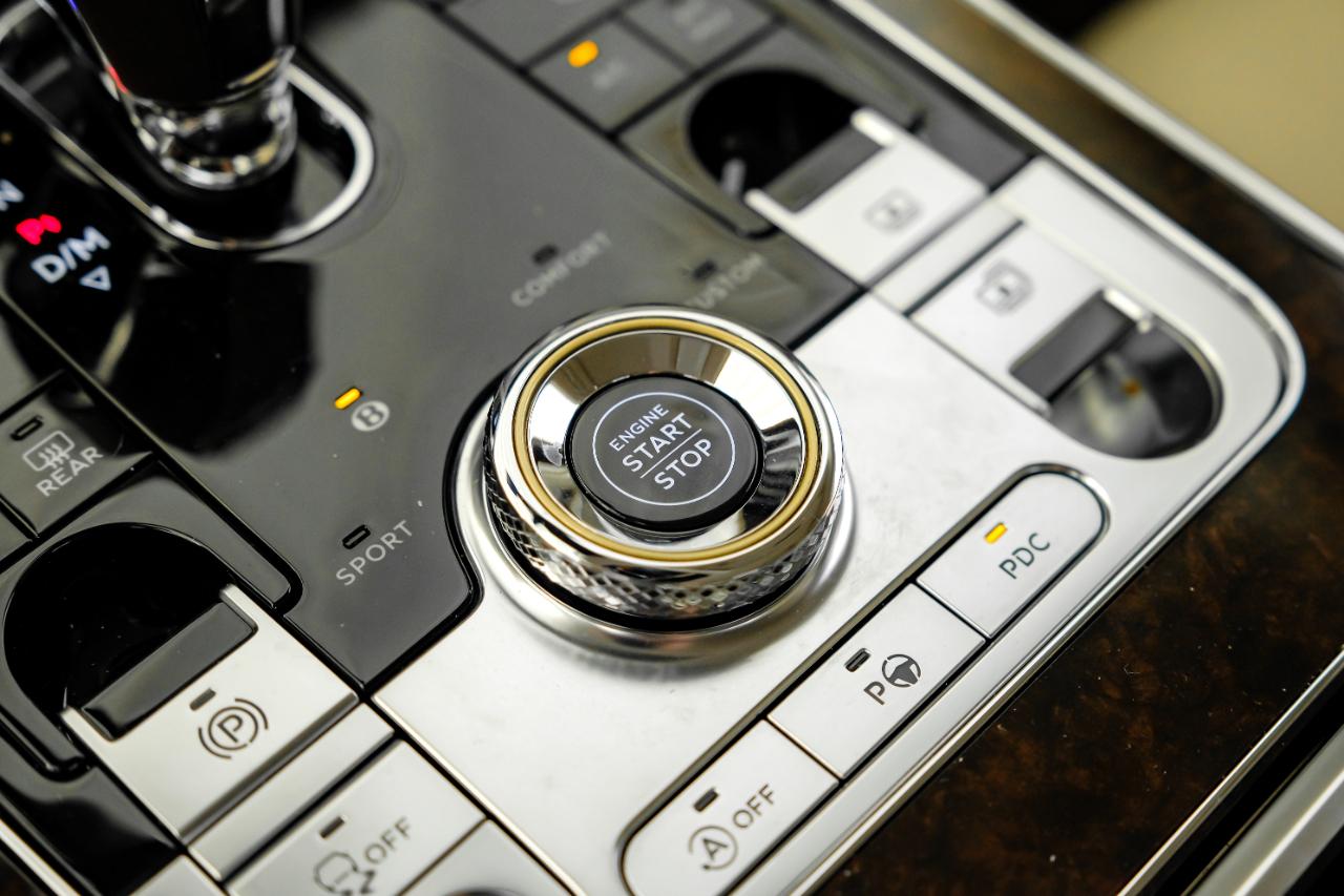 Bentley Flying Spur photo 25