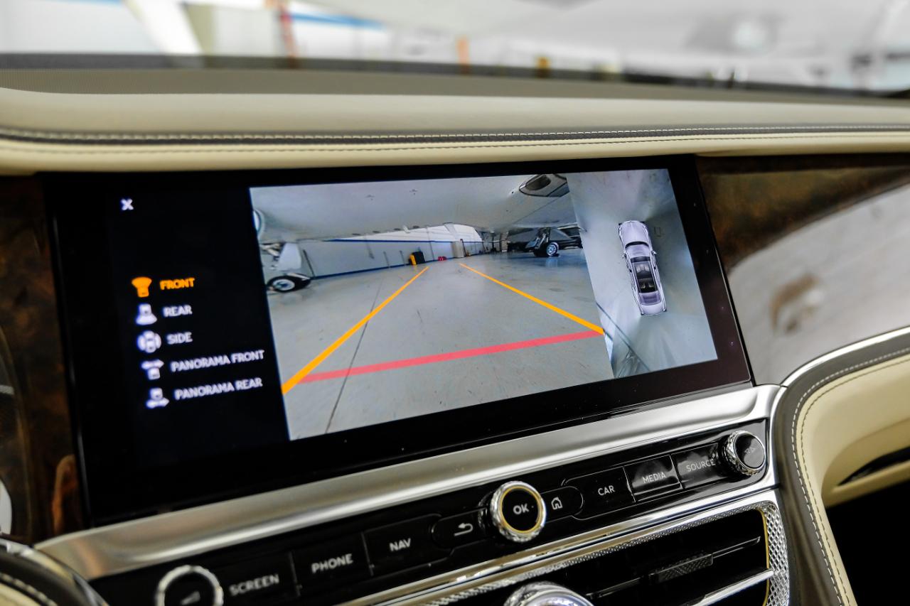 Bentley Flying Spur photo 26