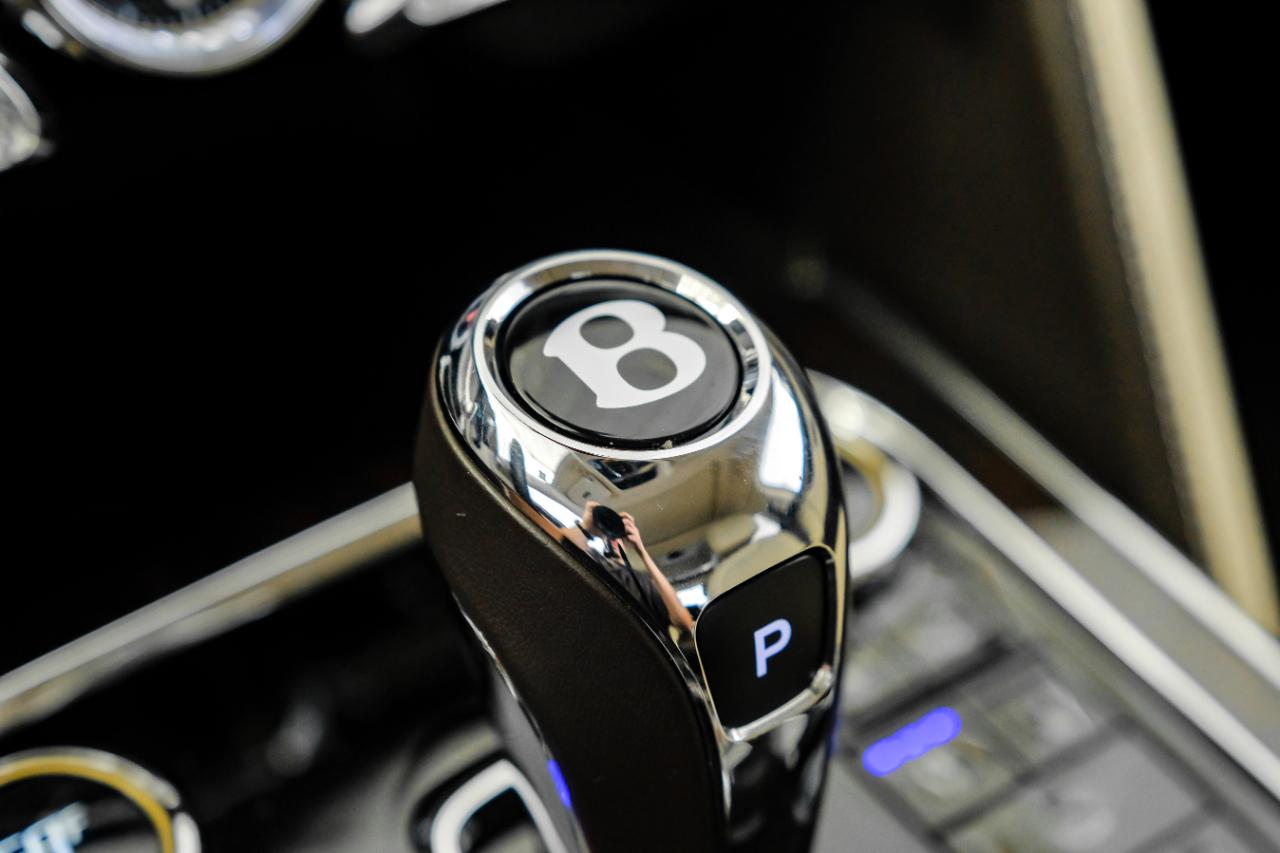Bentley Flying Spur photo 30