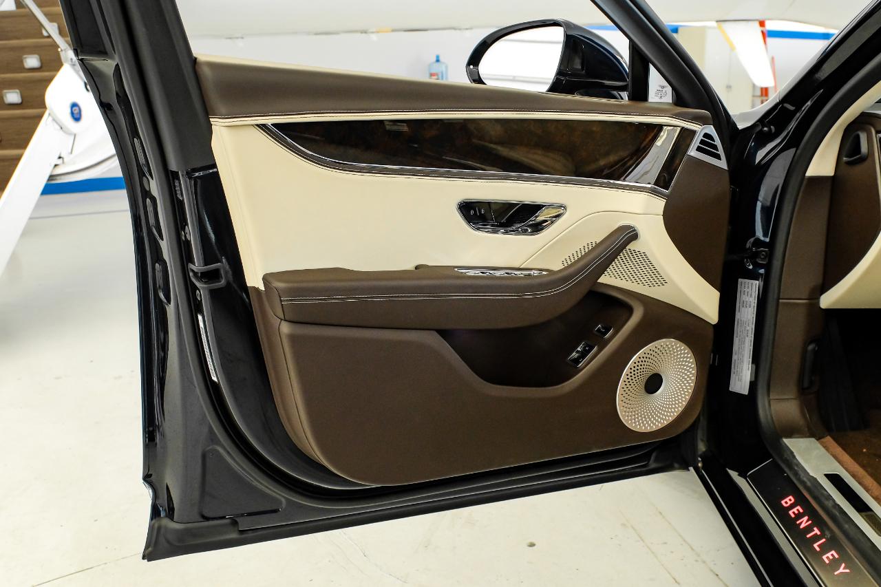 Bentley Flying Spur photo 46