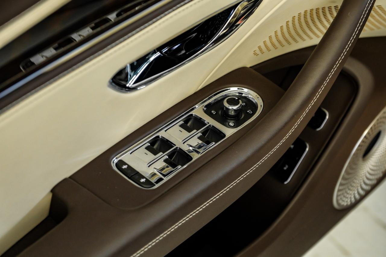 Bentley Flying Spur photo 47