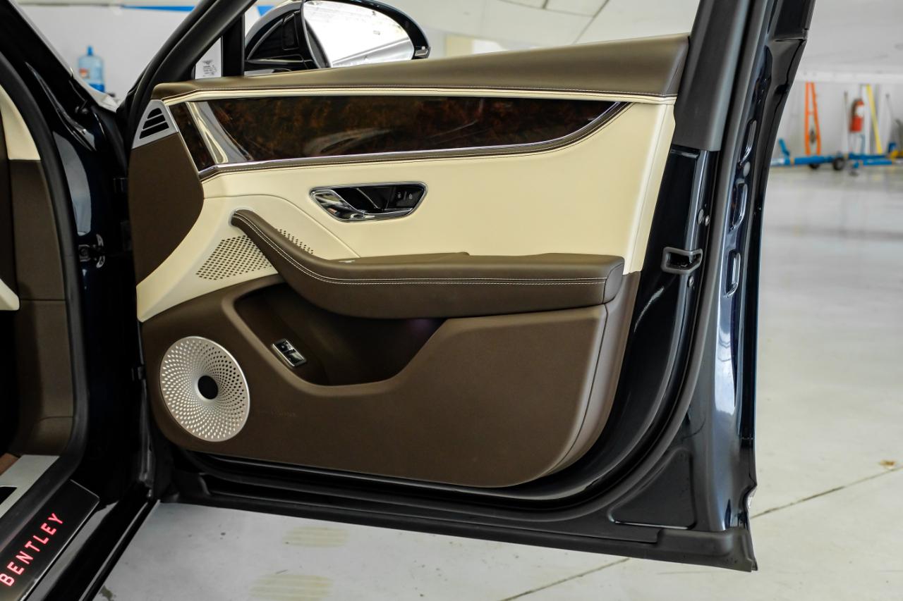 Bentley Flying Spur photo 48