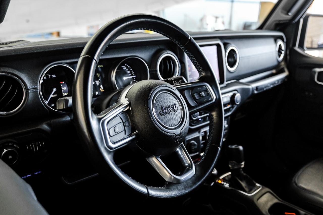 Jeep Wrangler photo 24