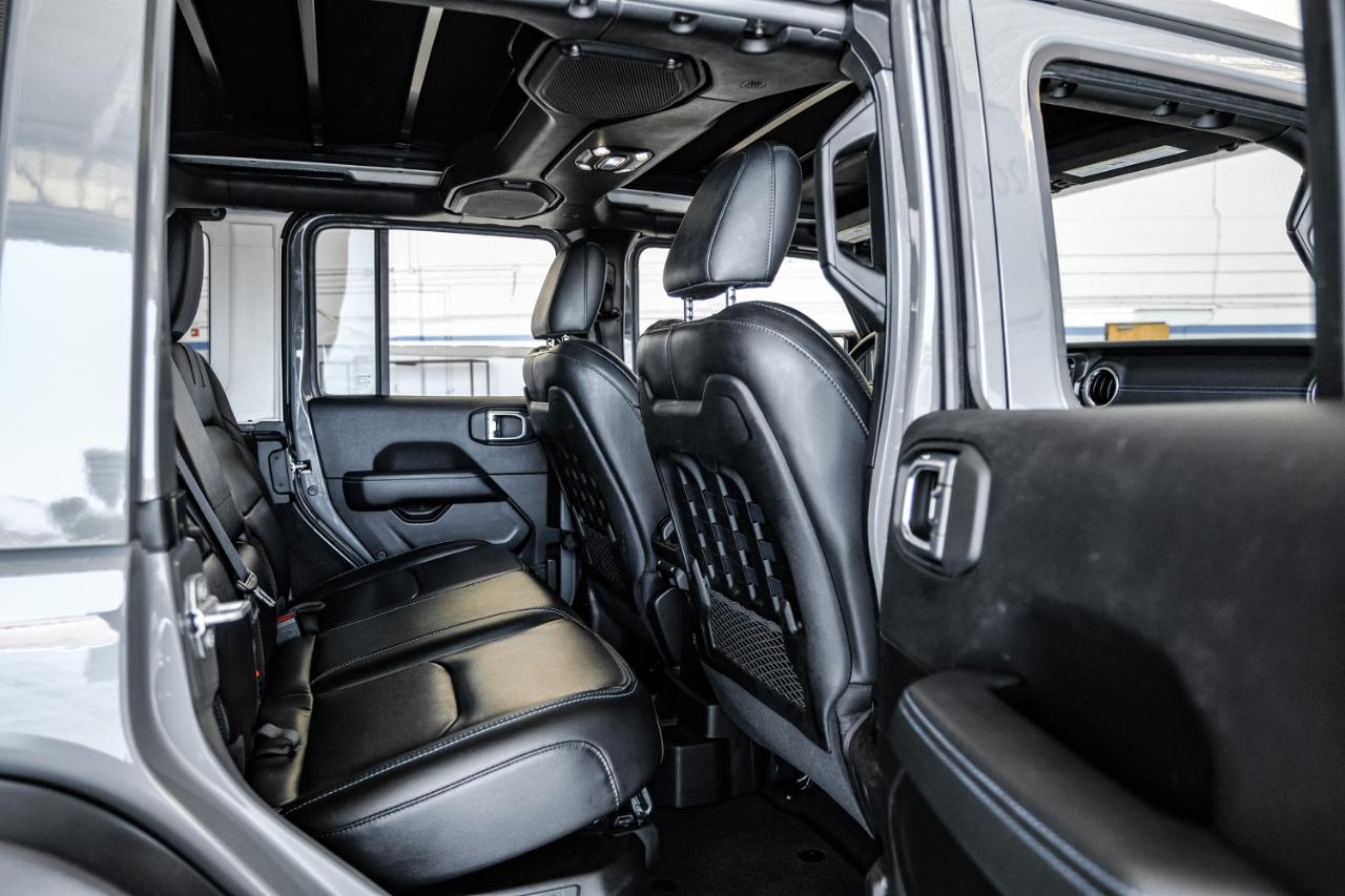 Jeep Wrangler photo 38