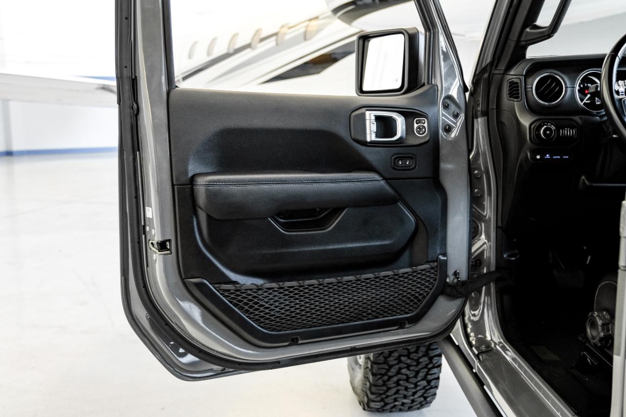 Jeep Wrangler photo 43