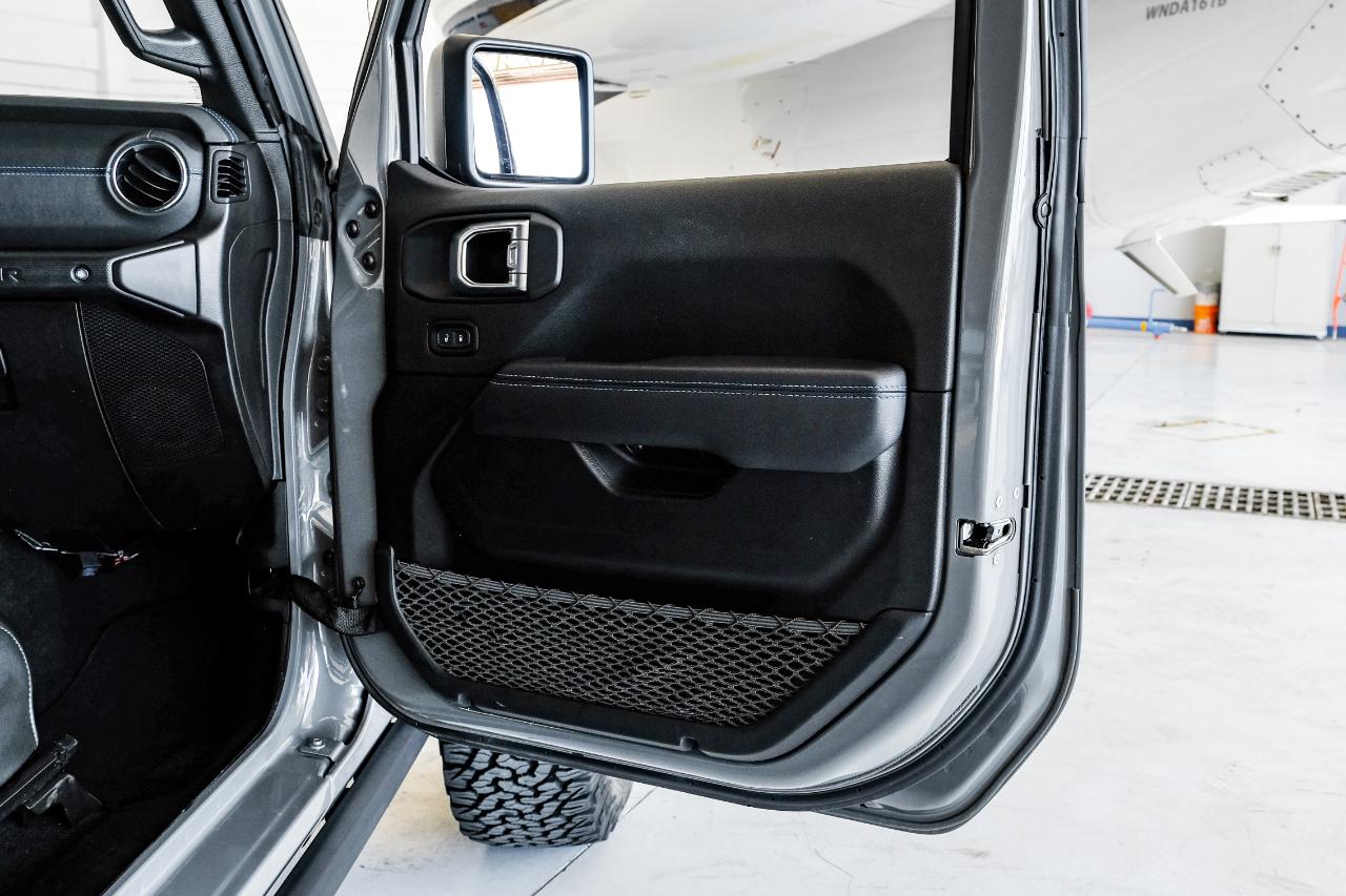 Jeep Wrangler photo 44