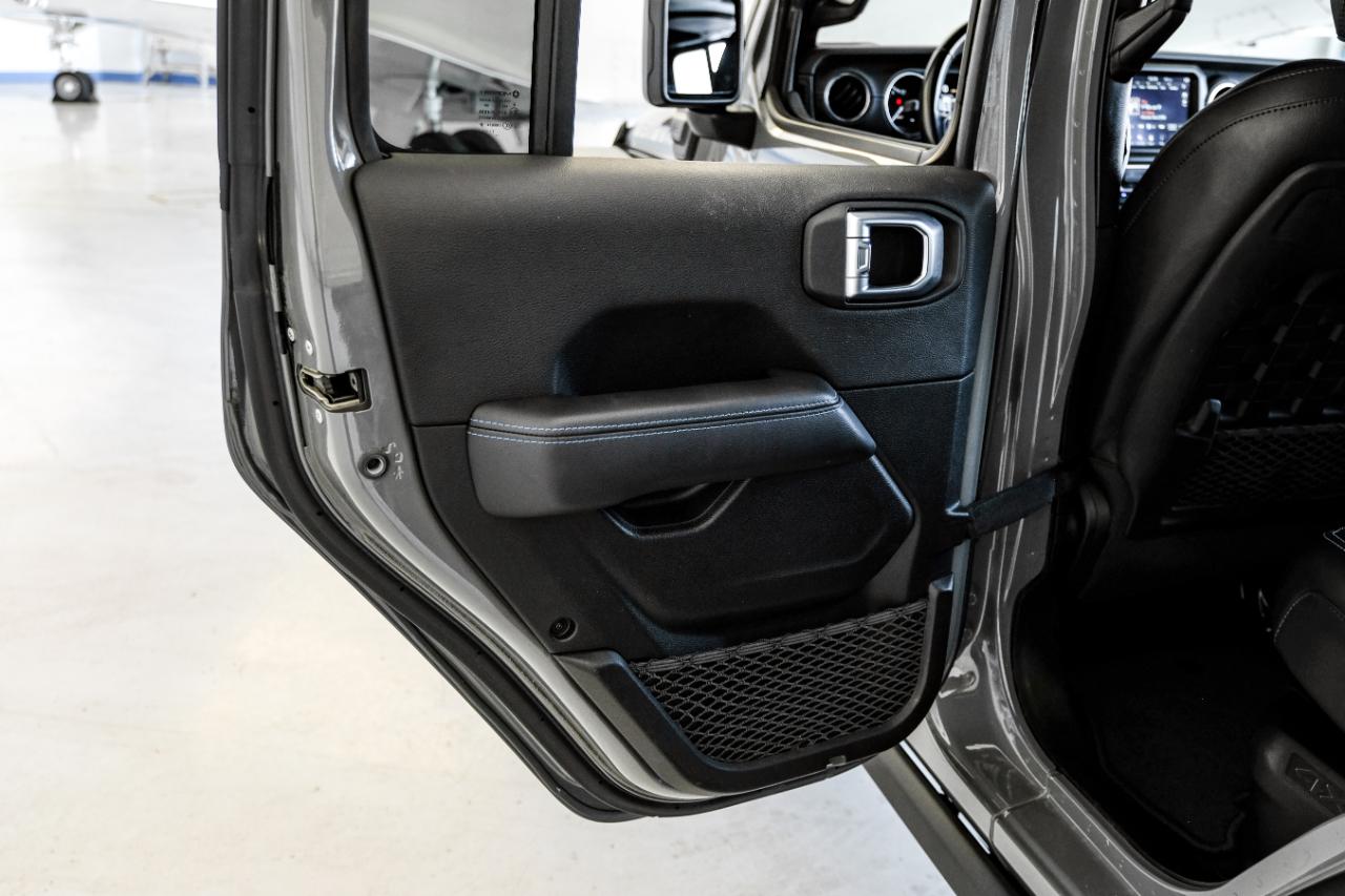 Jeep Wrangler photo 45