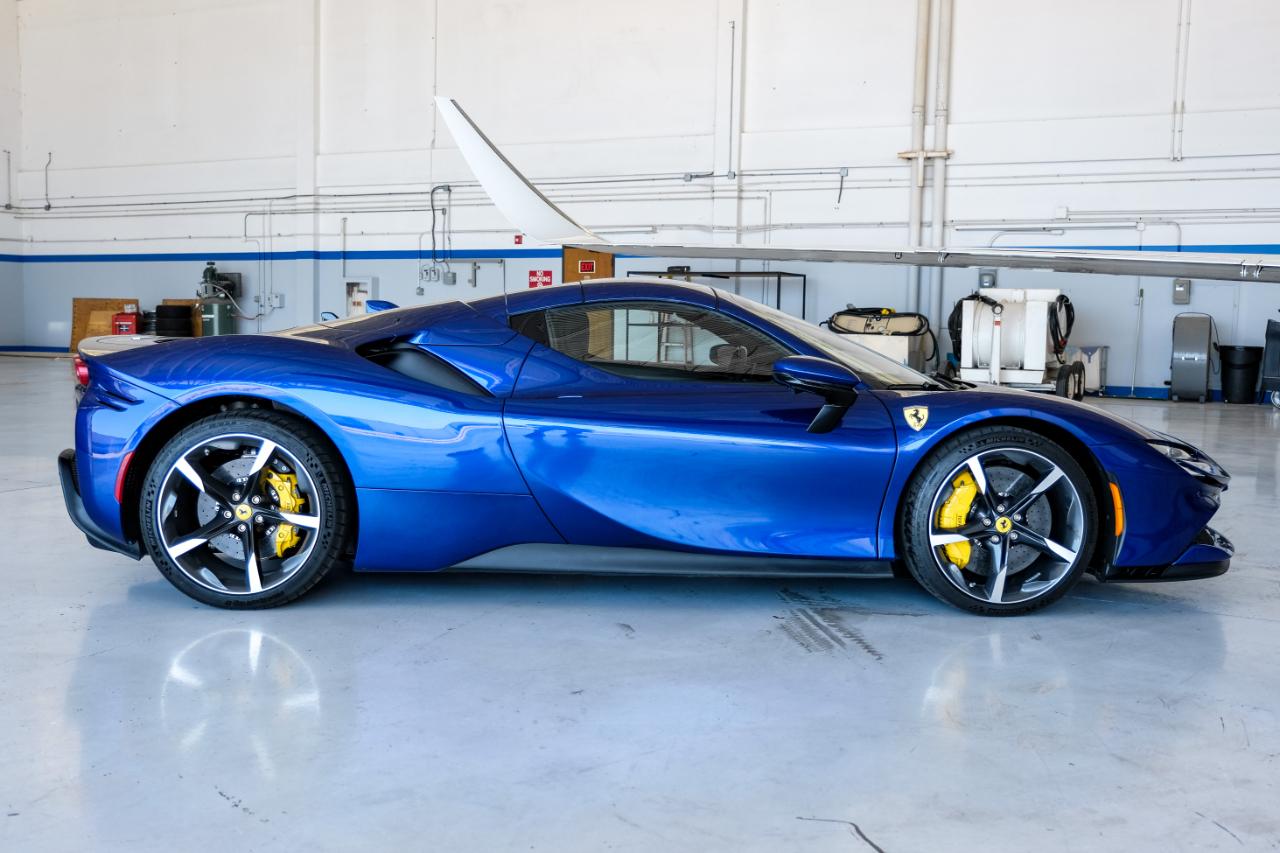 Ferrari SF90 photo 9