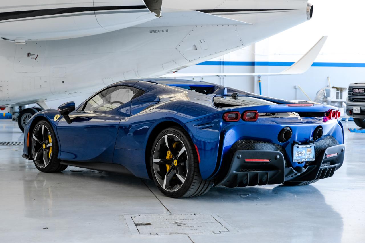 Ferrari SF90 photo 12